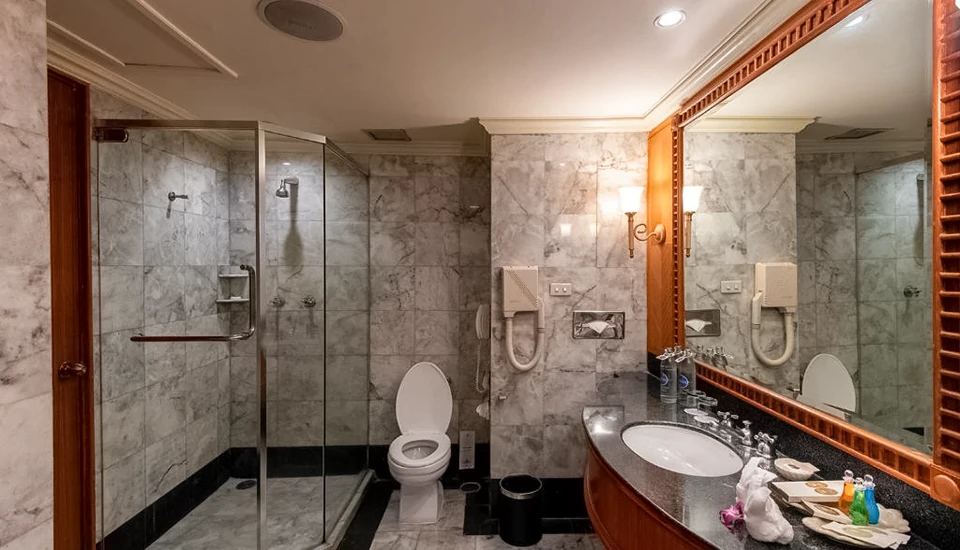 هتل مونتین ریورساید بانکوک